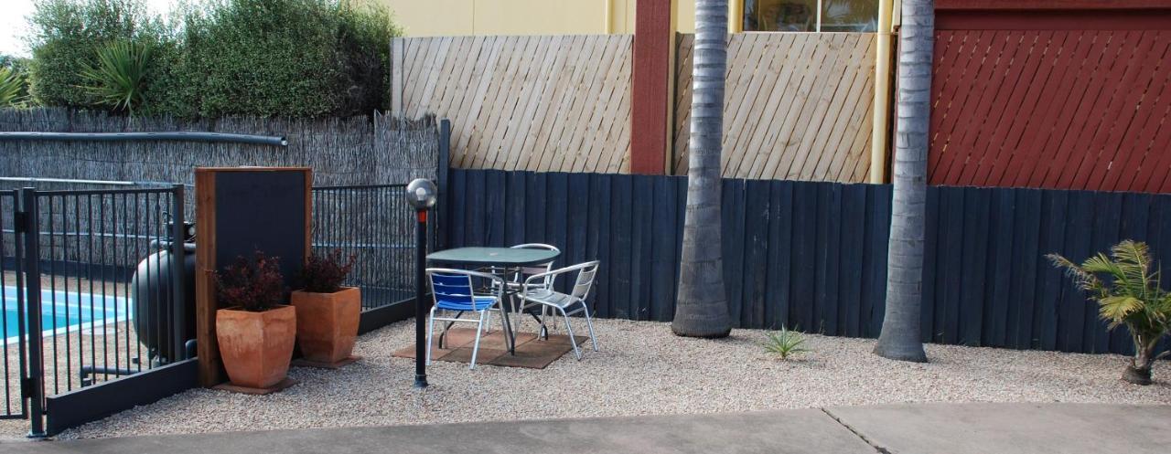 Cunningham Shore Motel Lakes Entrance Exterior photo