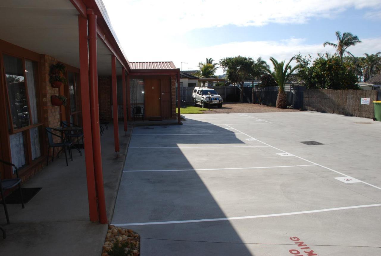 Cunningham Shore Motel Lakes Entrance Exterior photo