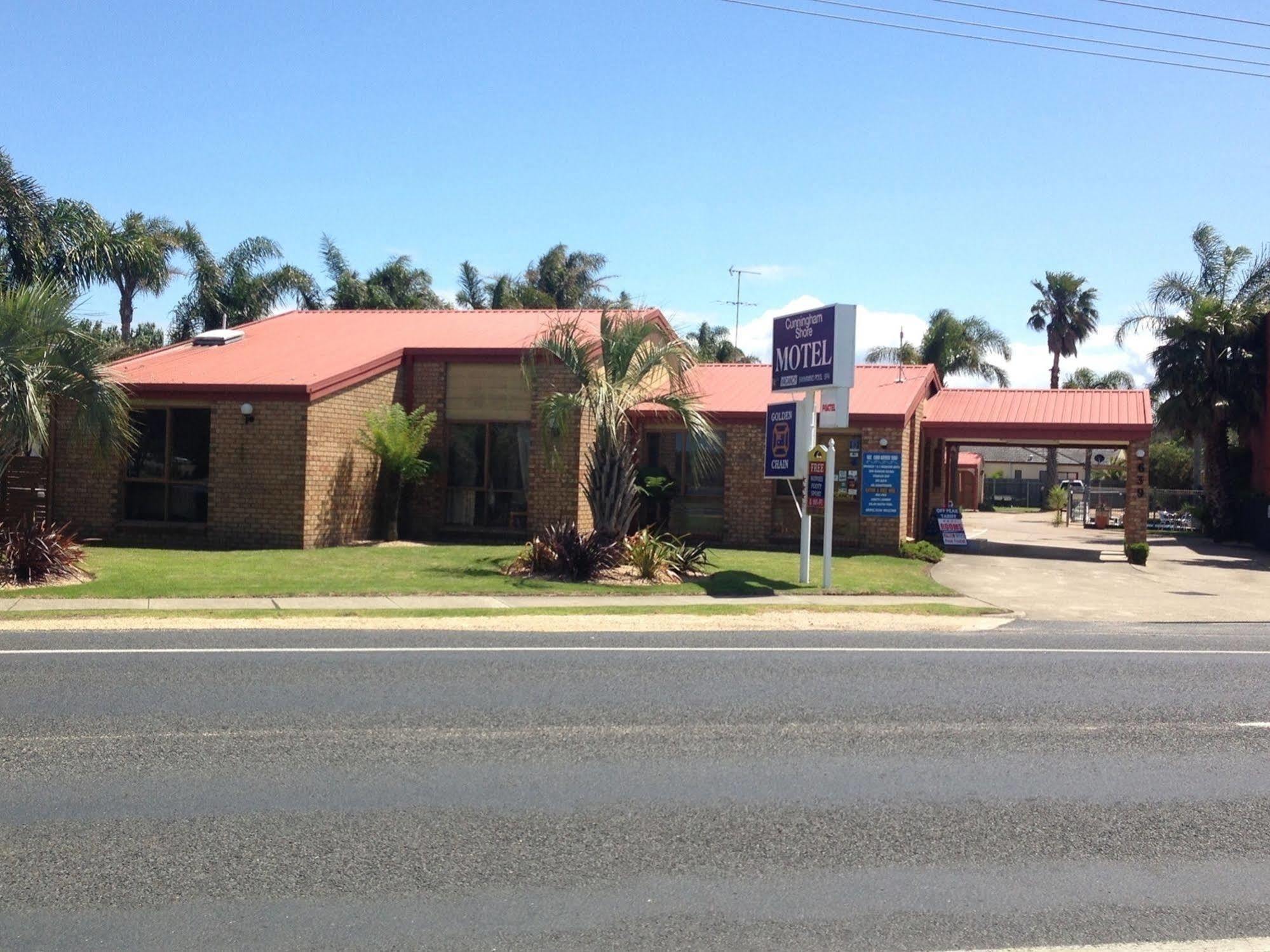 Cunningham Shore Motel Lakes Entrance Exterior photo